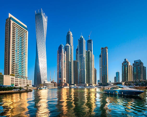 Rascacielos y marina de Dubai Marina